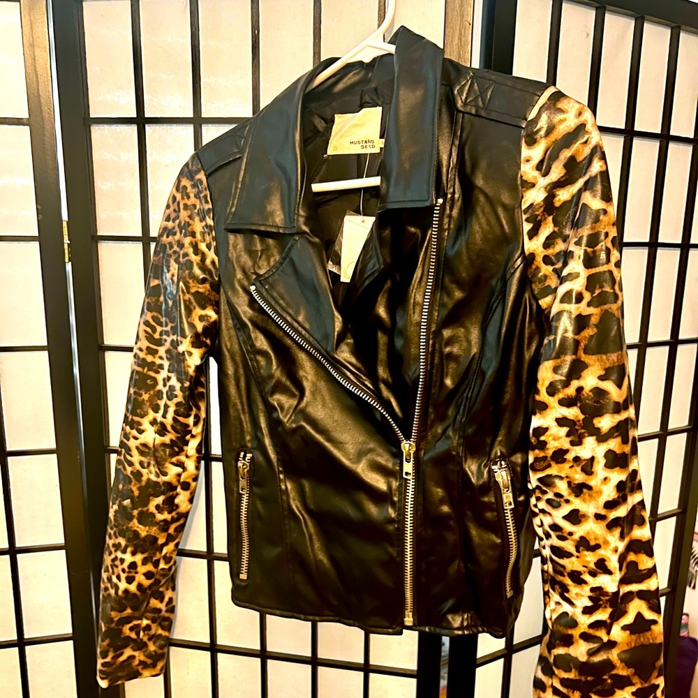 Black and leopard print faux leather jacket size small NWT